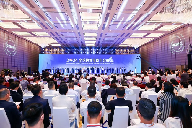 一座城市的十年會(huì)展記憶 從荒野灘涂到百億產(chǎn)業(yè)